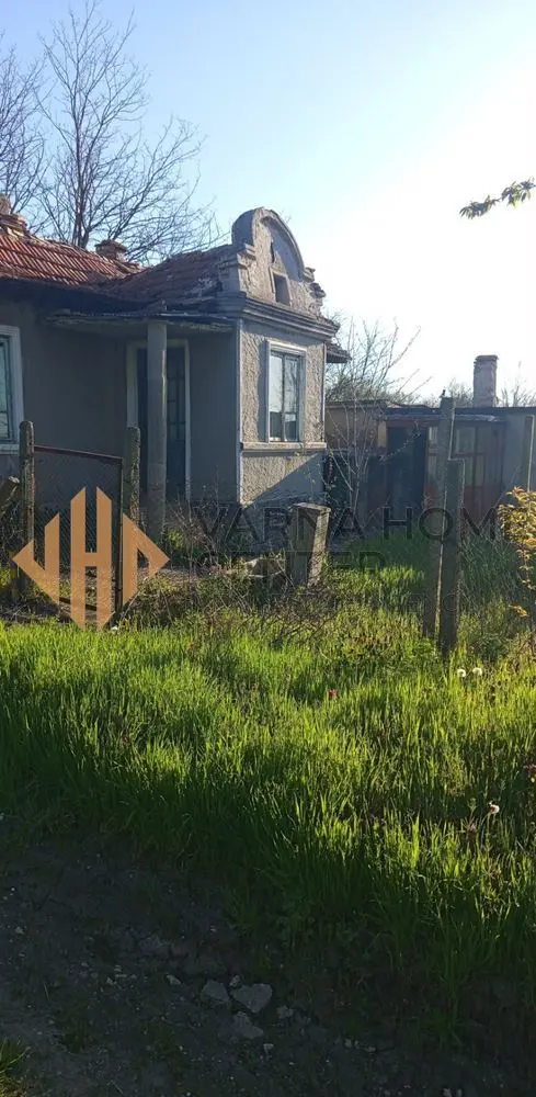 Къща с парцел с.Караманите - 1