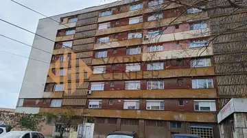 Четиристаен тухлен апартамент в идеалния център на град Добрич - 1