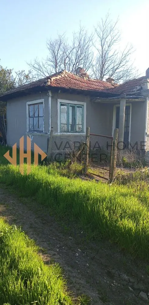 Къща с парцел с.Караманите - 2