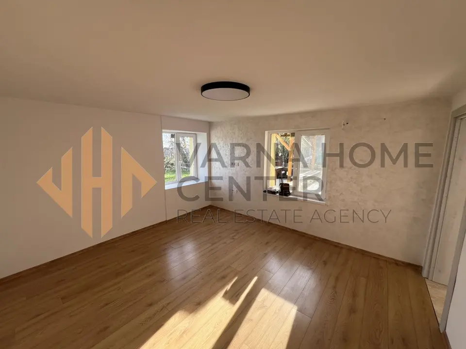 First Floor of a House for Sale in Vinitsa District, Varna - 1