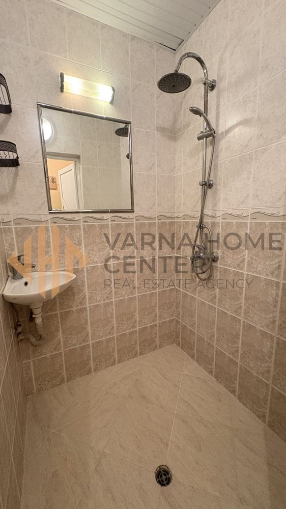 Просторен 3-стаен апартамент с гараж на Лятно кино Тракия - 13