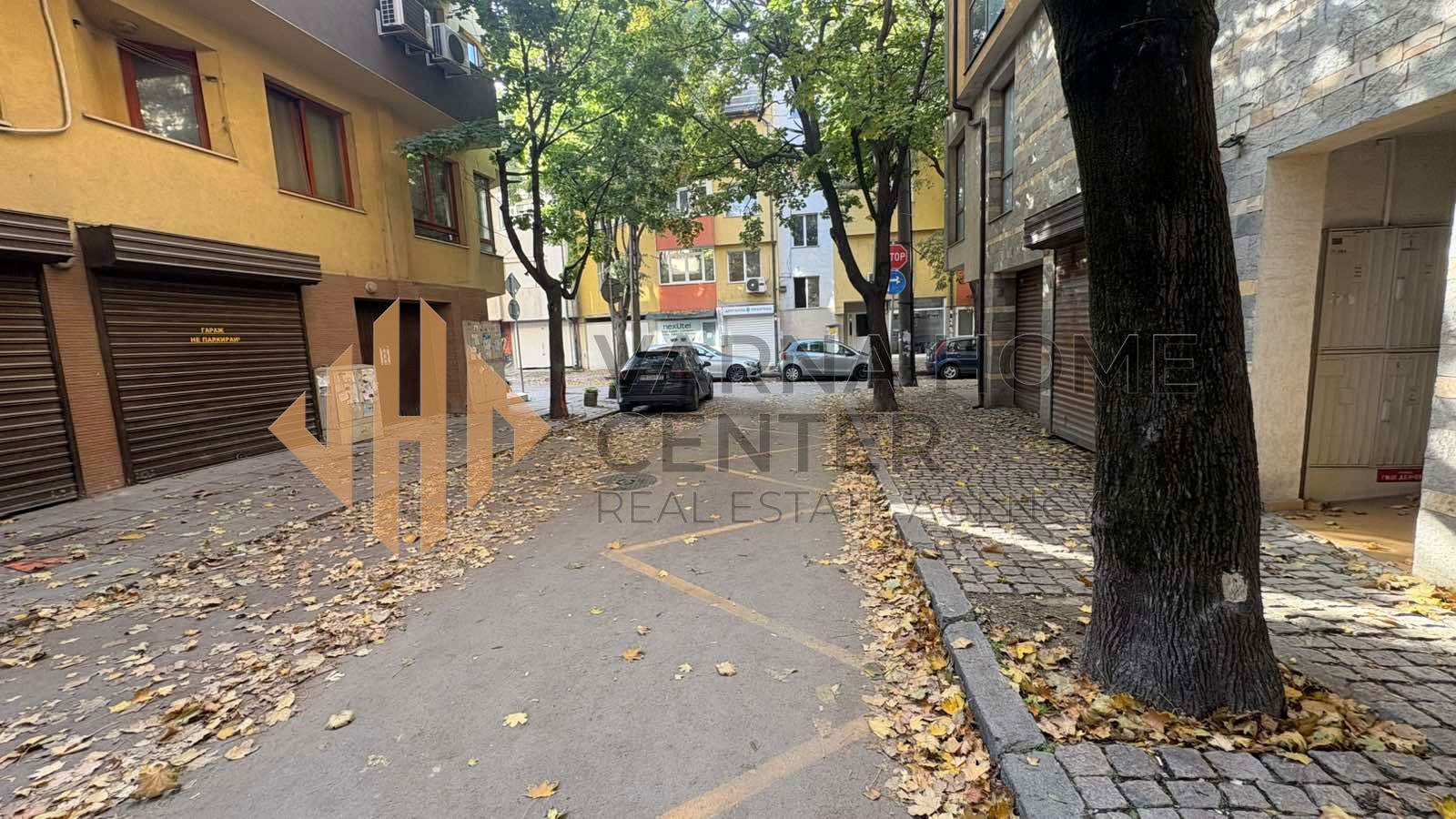 Просторен 3-стаен апартамент с гараж на Лятно кино Тракия - 22