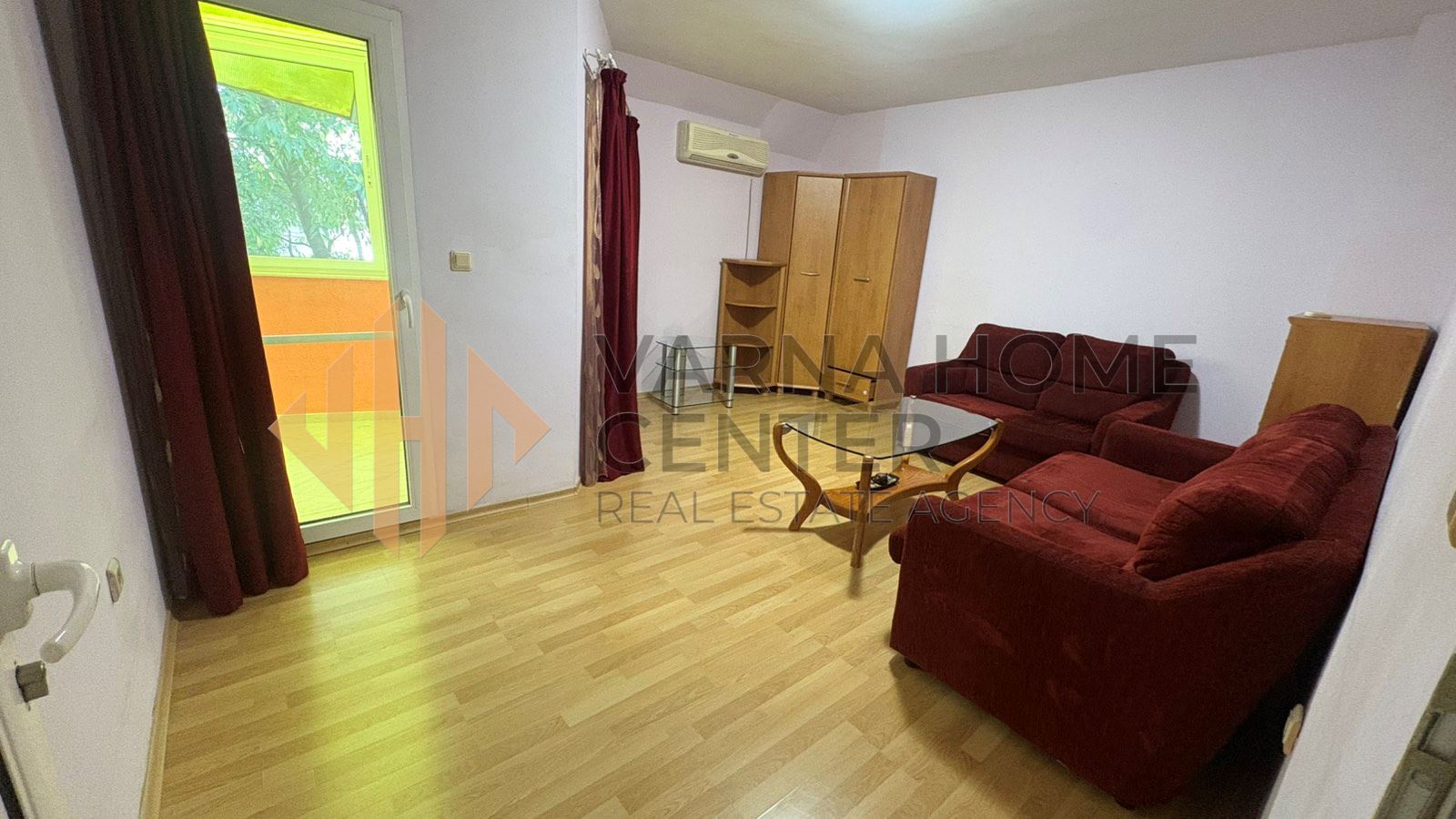 Просторен 3-стаен апартамент с гараж на Лятно кино Тракия - 8