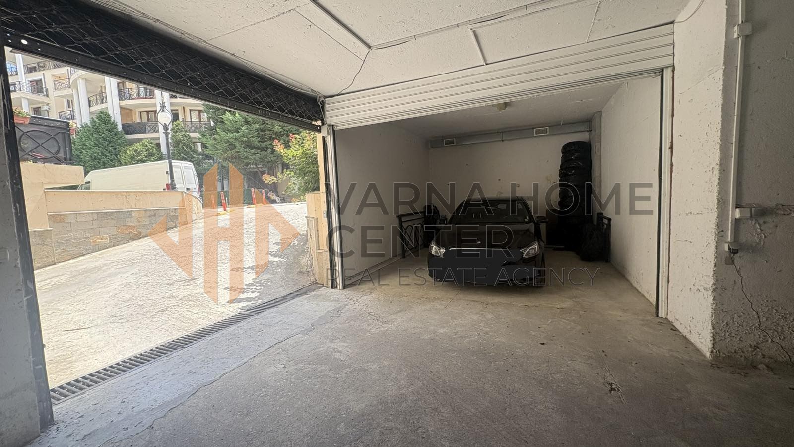 7188Varna Home Center