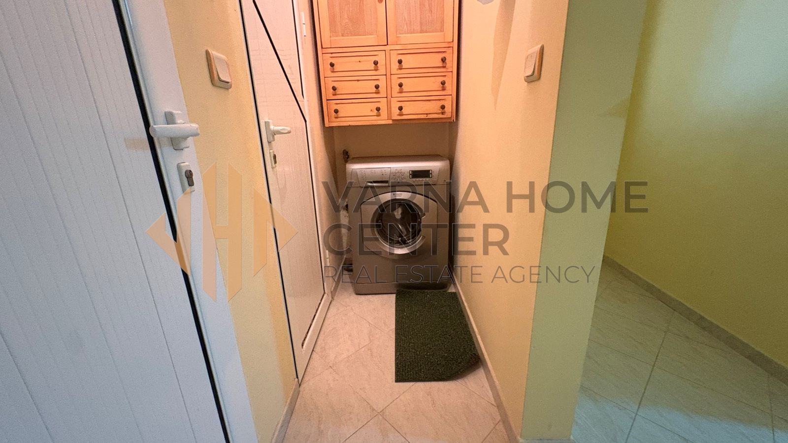 Просторен 3-стаен апартамент с гараж на Лятно кино Тракия - 16