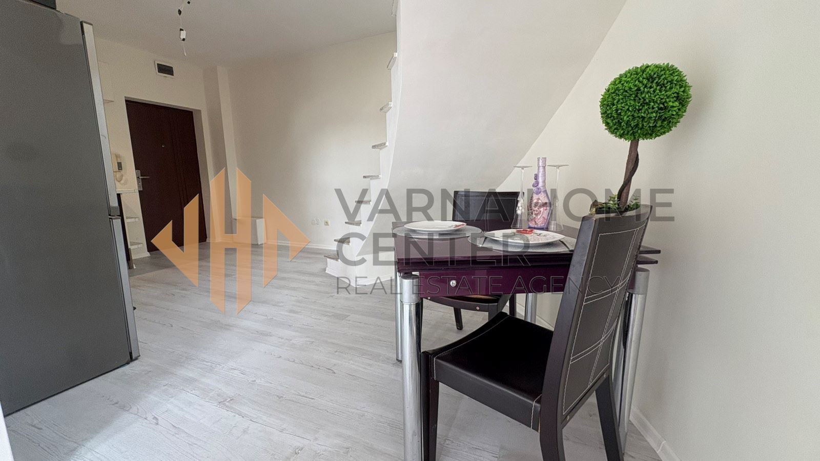 Ексклузивно от VARNA HOME CENTER – Неповторим мезонет в сърцето на Аспарухово - 2