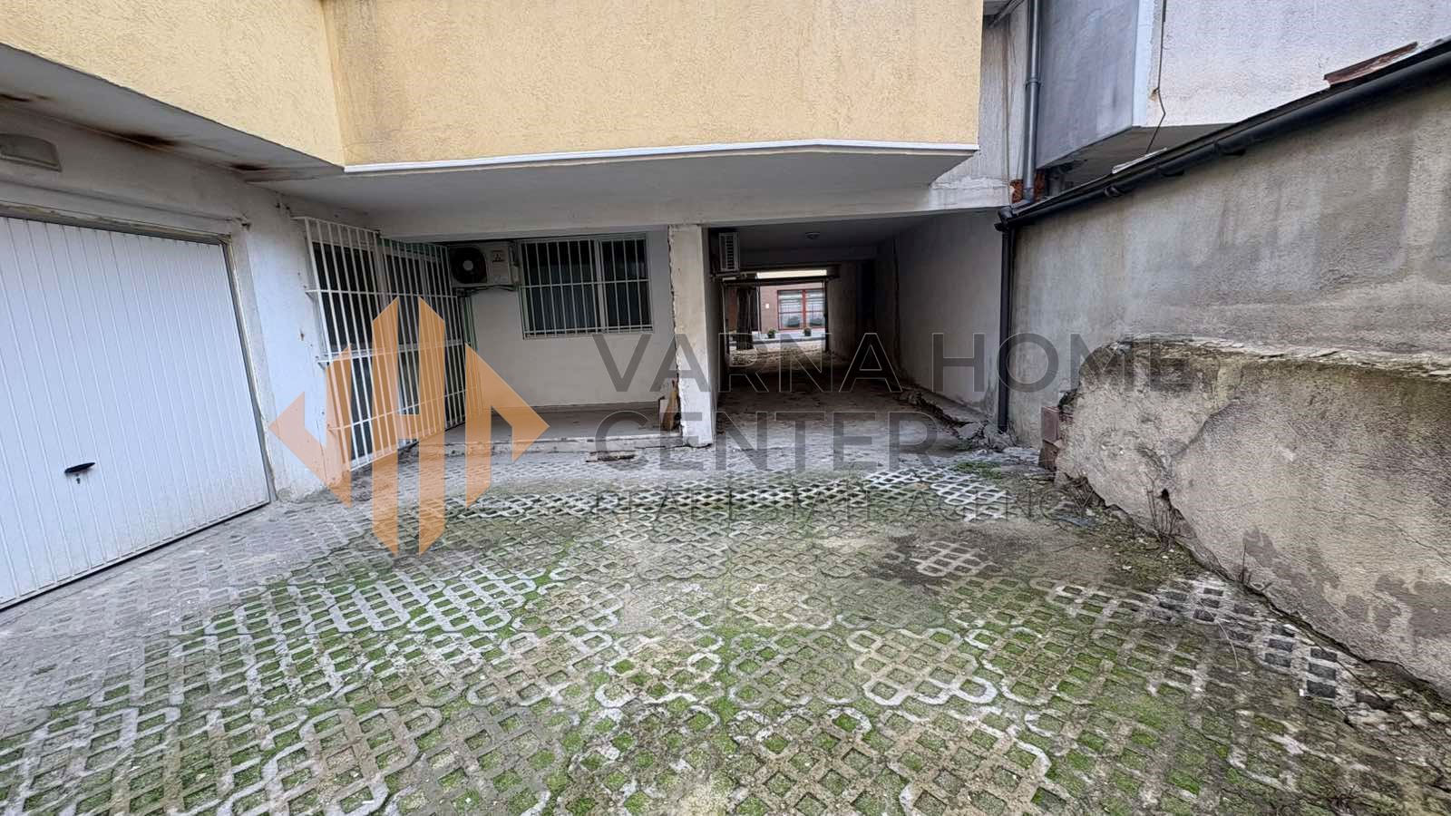 Просторен 3-стаен апартамент с гараж на Лятно кино Тракия - 19