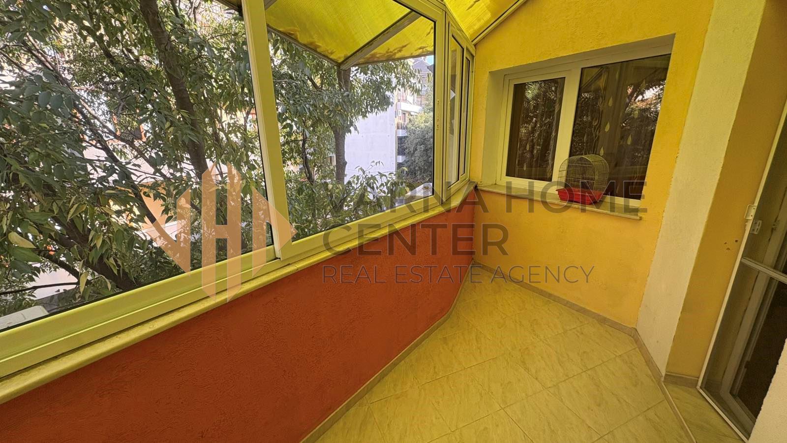 Просторен 3-стаен апартамент с гараж на Лятно кино Тракия - 6