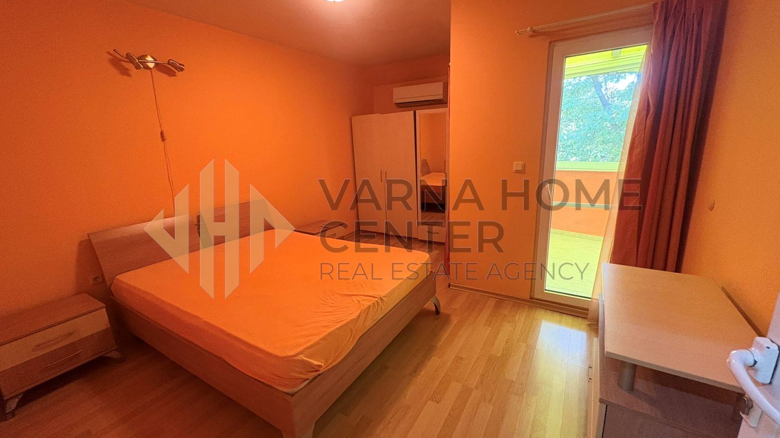 Просторен 3-стаен апартамент с гараж на Лятно кино Тракия - 4