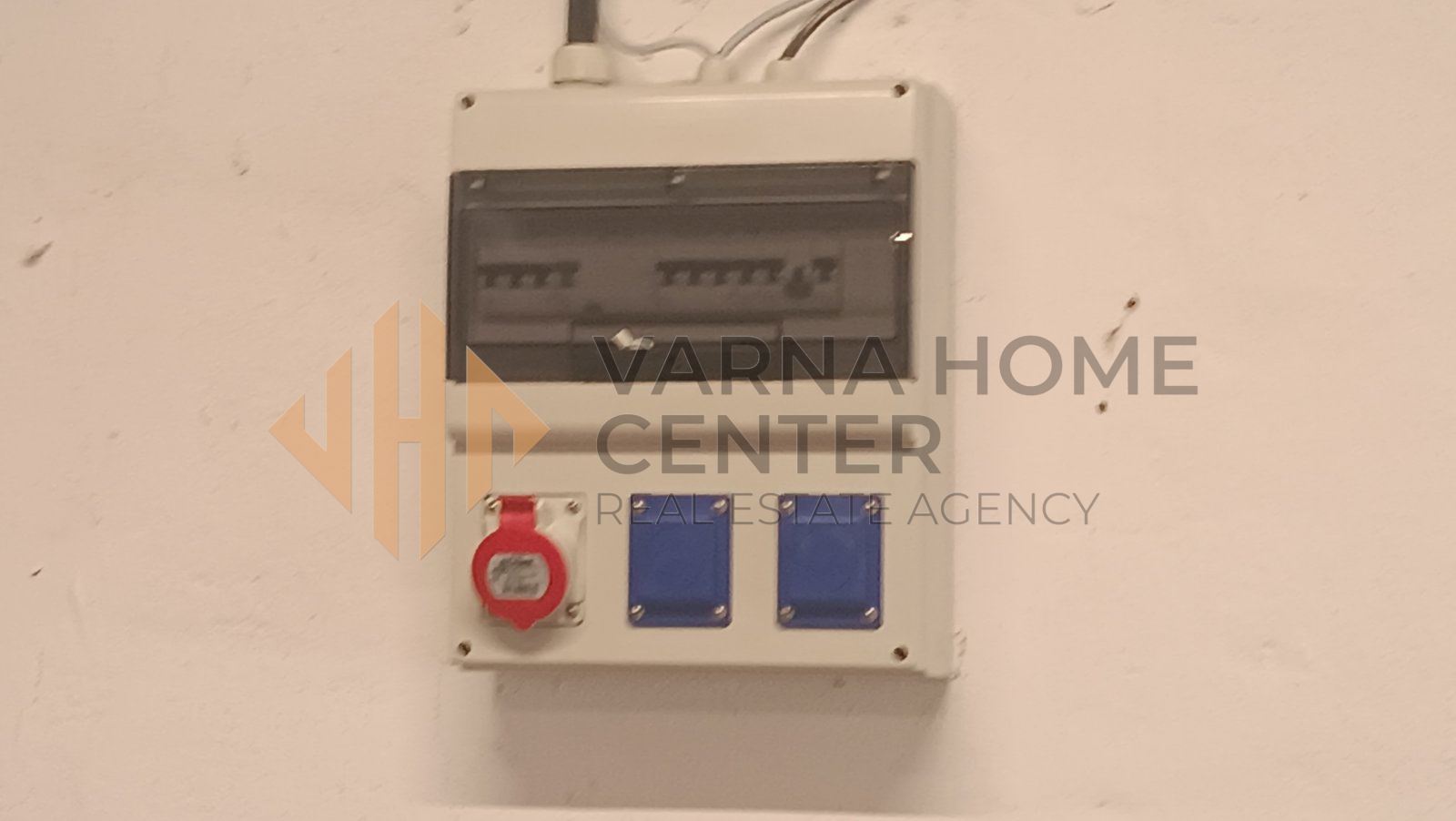 Отдаваме под наем промишлено помещение намиращо се в град Варна, в близост до кръговото под Метро. - 5