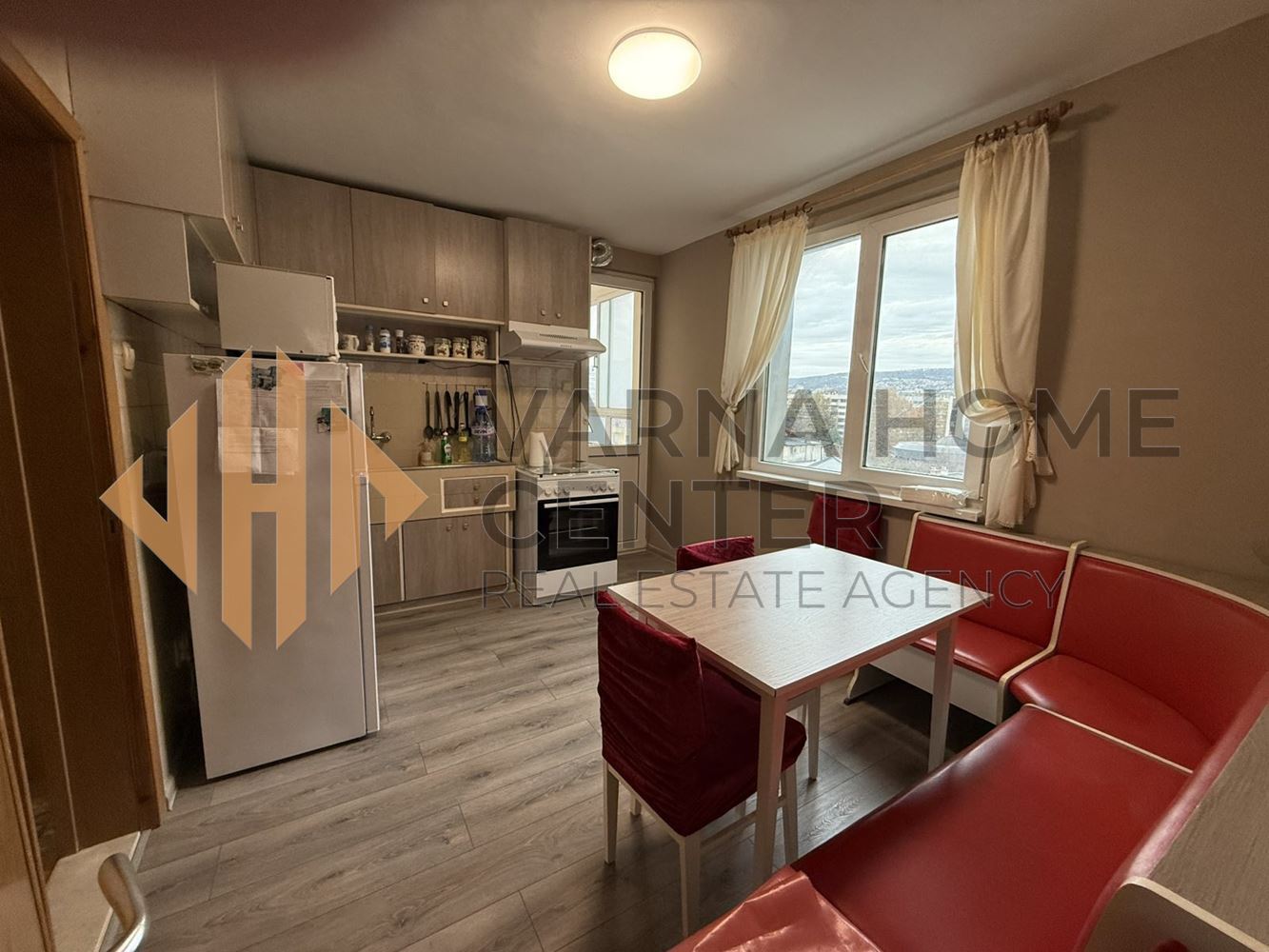 13222Многостаен апартамент – Зимно кино Тракия