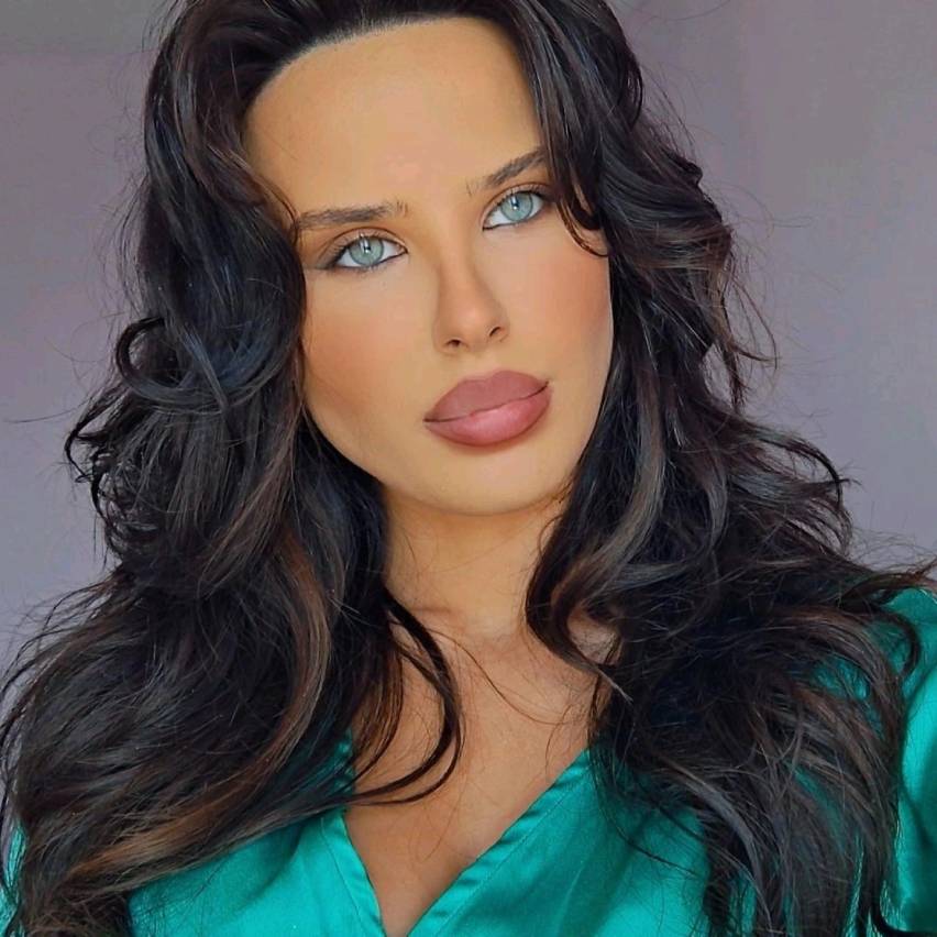 Габриела Петрова - Брокер - Varna Home Center