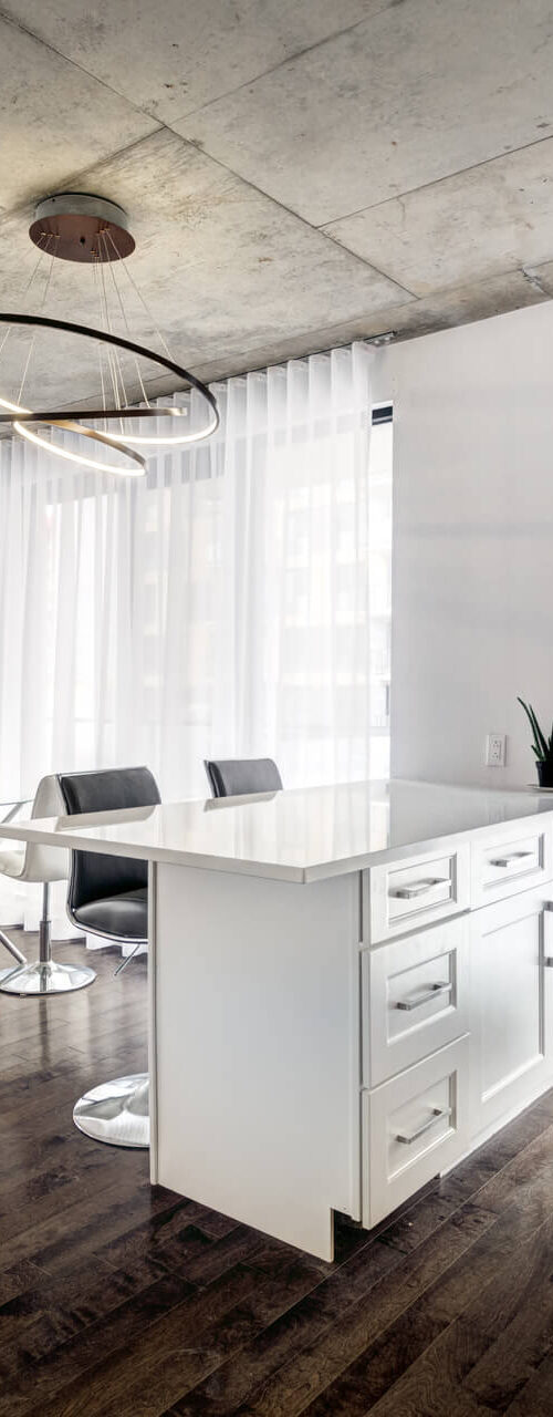 Подготовка на жилището за професионална фотосесия и онлайн обява