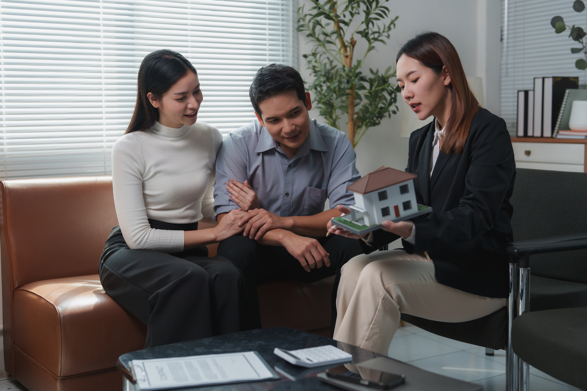 Стъпки за погасяване на ипотечен кредит и успешно прехвърляне на собствеността при продажба на имот