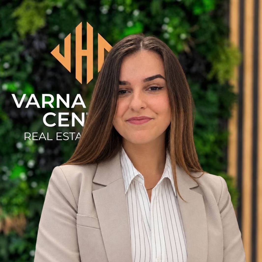 Теодора Делчева - Брокер-асистент - Varna Home Center